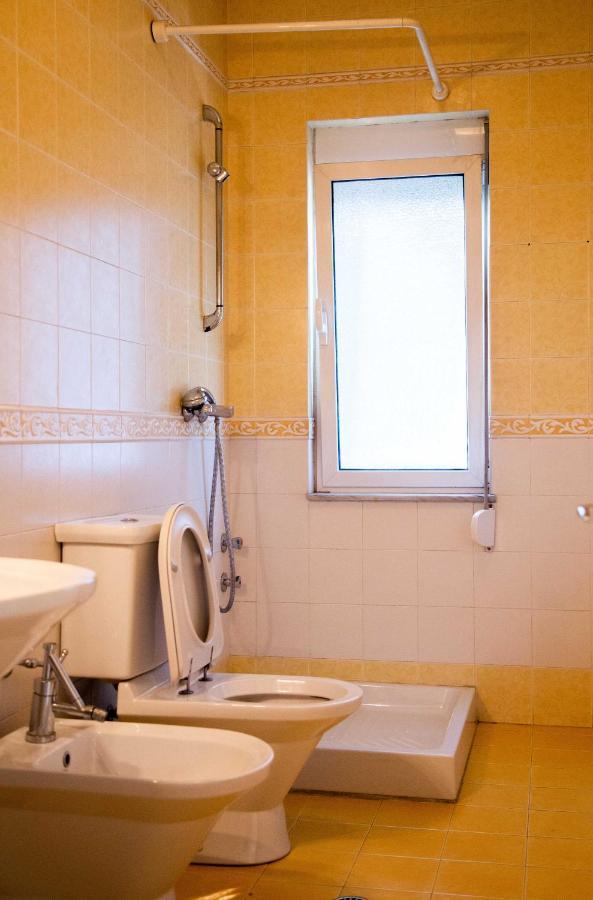 Blue Door Hostel Tirana Zewnętrze zdjęcie
