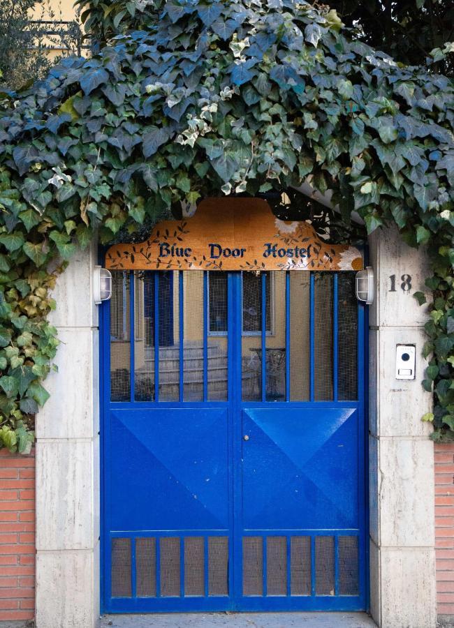 Blue Door Hostel Tirana Zewnętrze zdjęcie