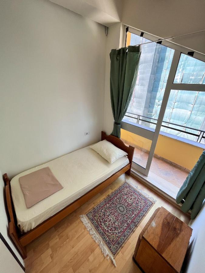 Blue Door Hostel Tirana Zewnętrze zdjęcie