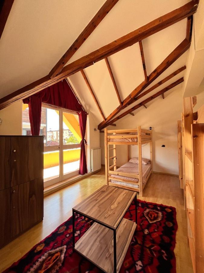 Blue Door Hostel Tirana Zewnętrze zdjęcie
