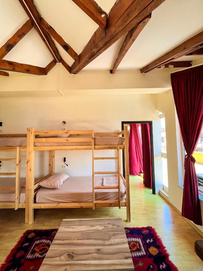 Blue Door Hostel Tirana Zewnętrze zdjęcie