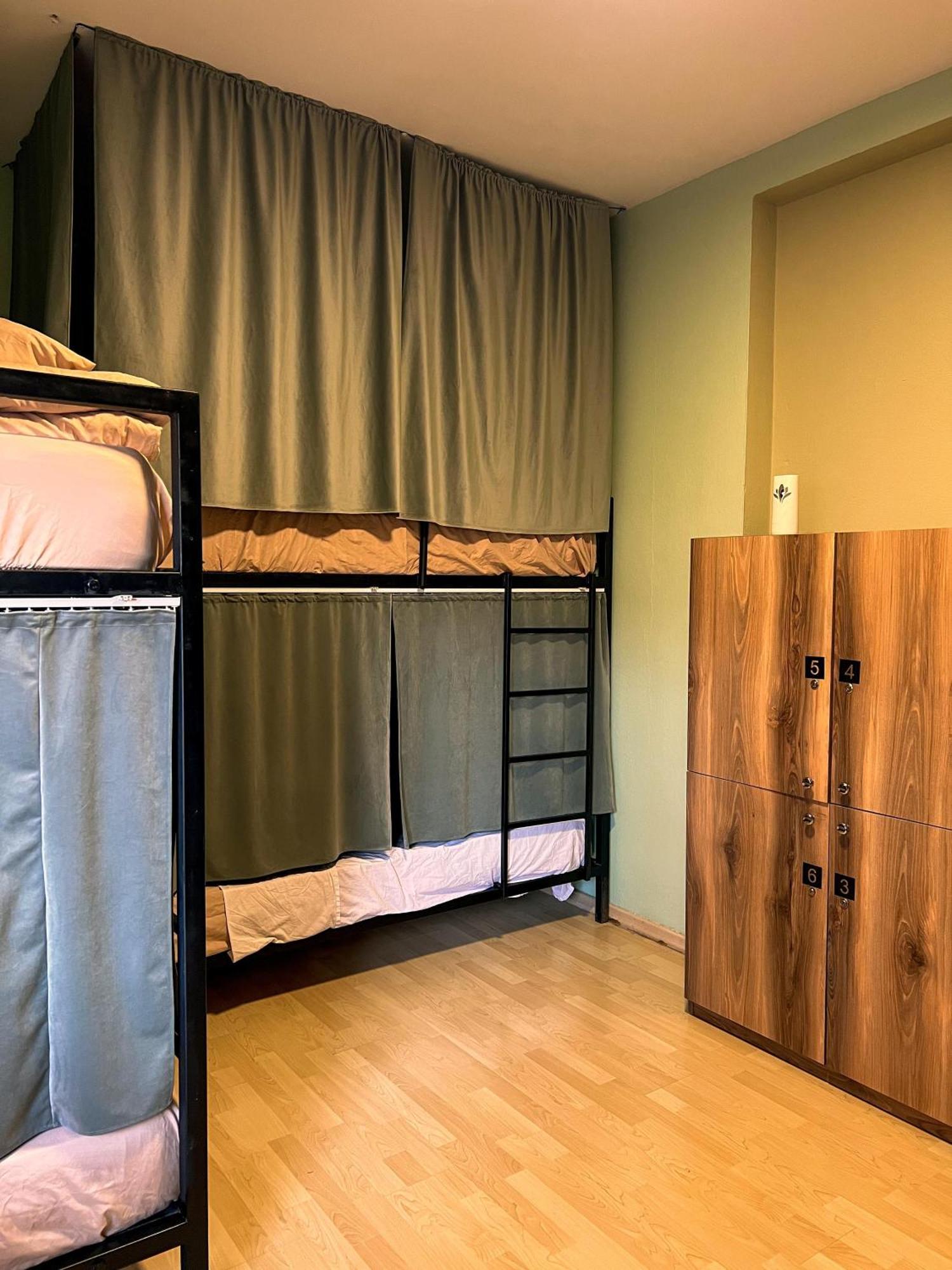 Blue Door Hostel Tirana Zewnętrze zdjęcie