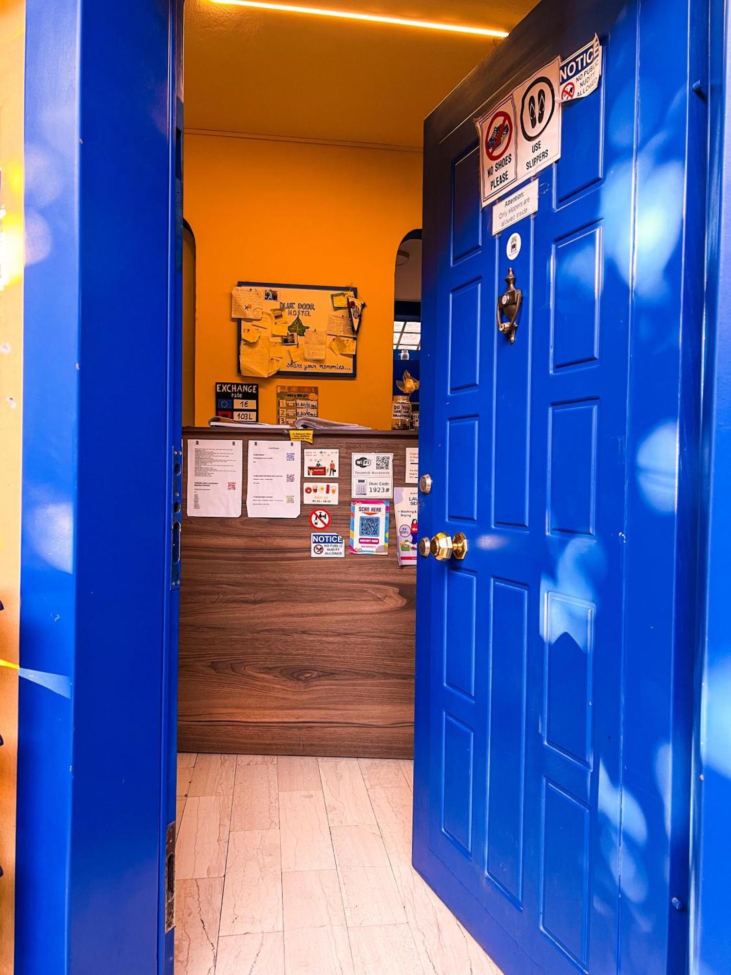 Blue Door Hostel Tirana Zewnętrze zdjęcie