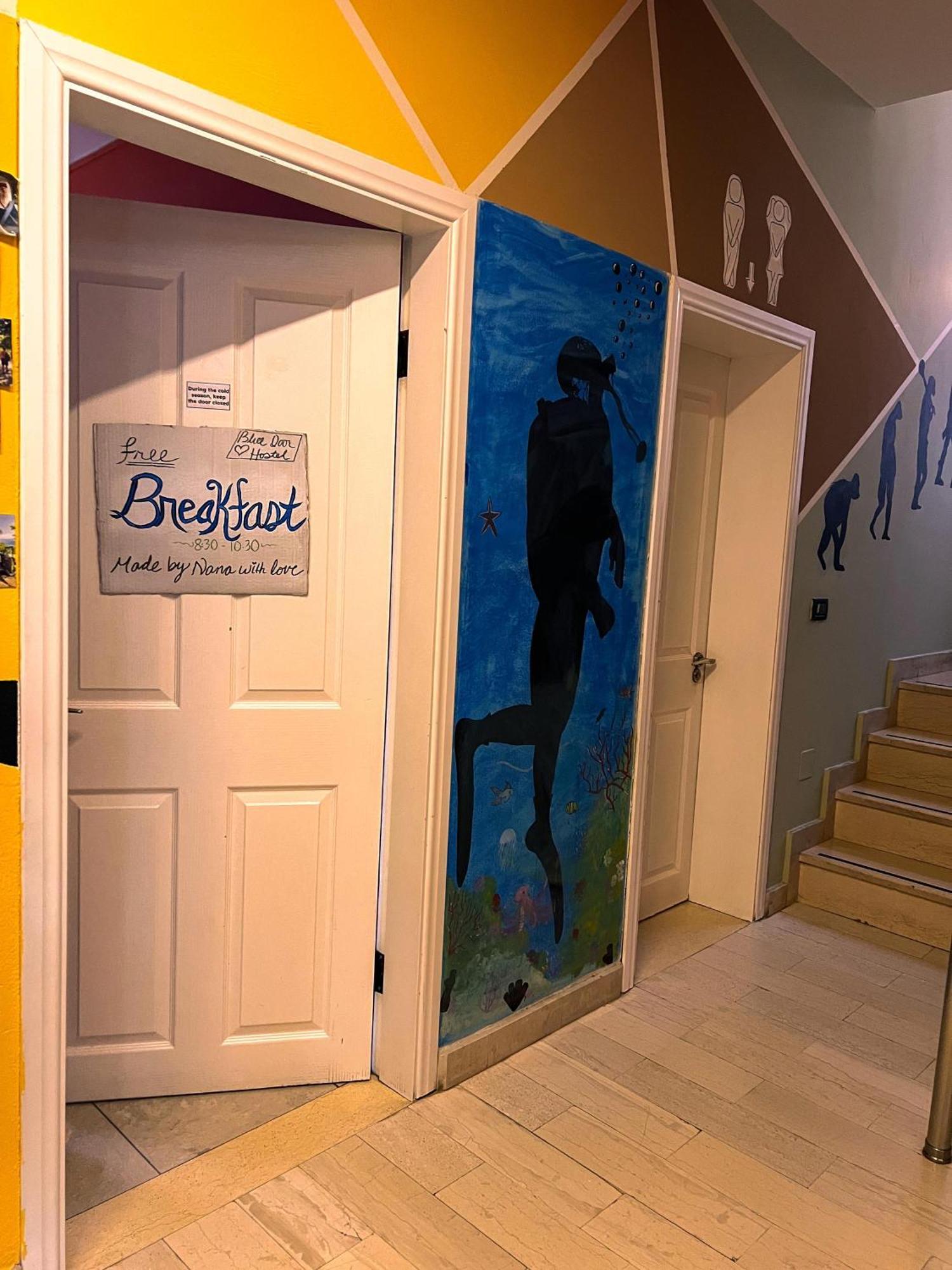 Blue Door Hostel Tirana Zewnętrze zdjęcie