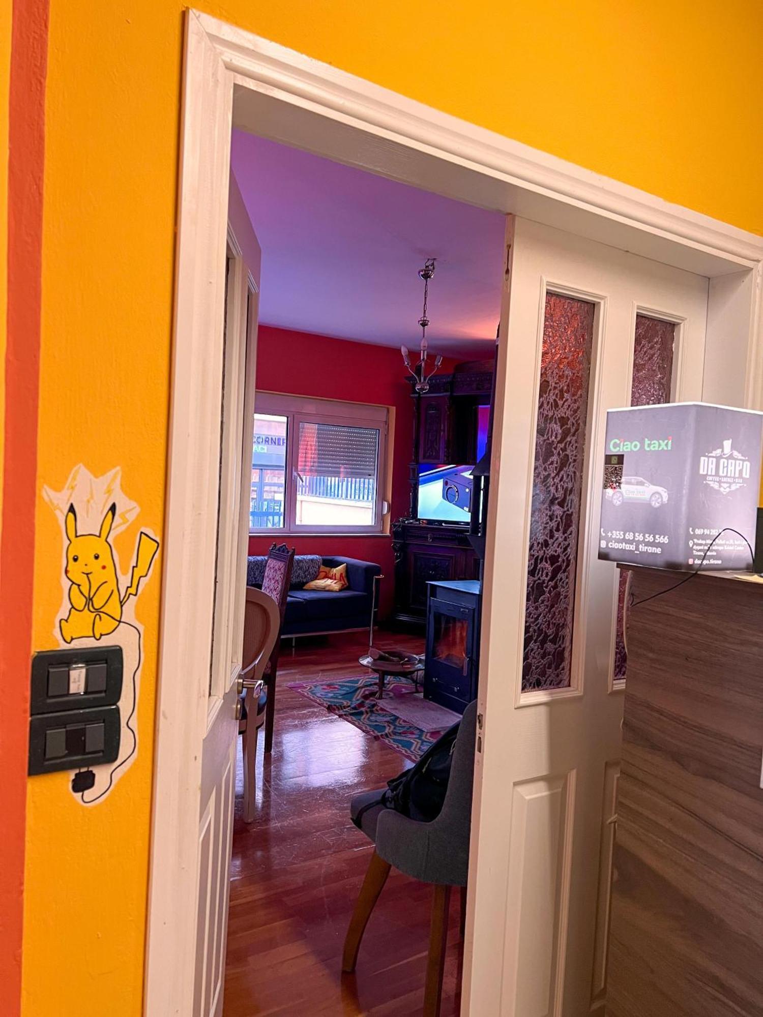 Blue Door Hostel Tirana Zewnętrze zdjęcie