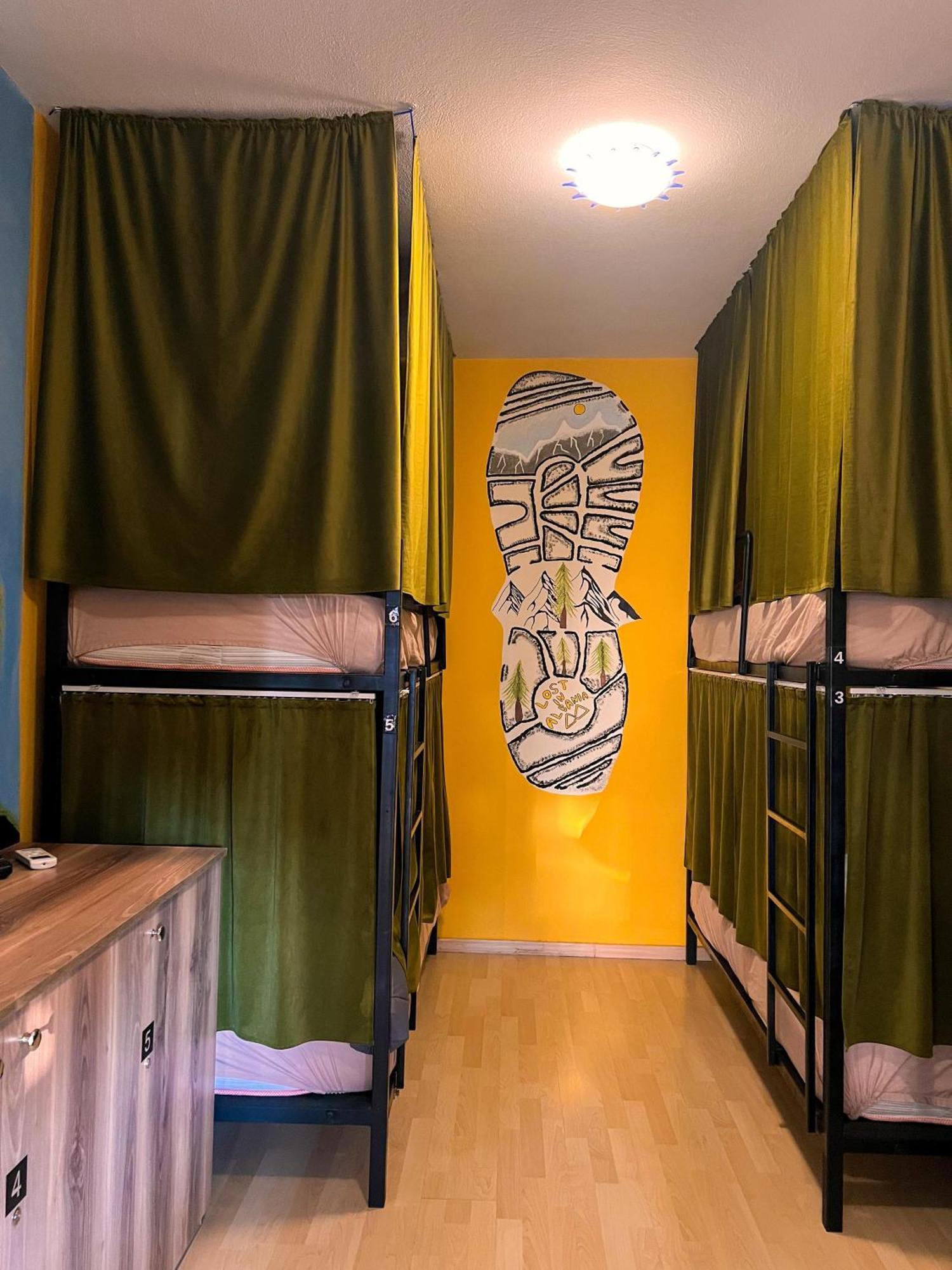 Blue Door Hostel Tirana Zewnętrze zdjęcie