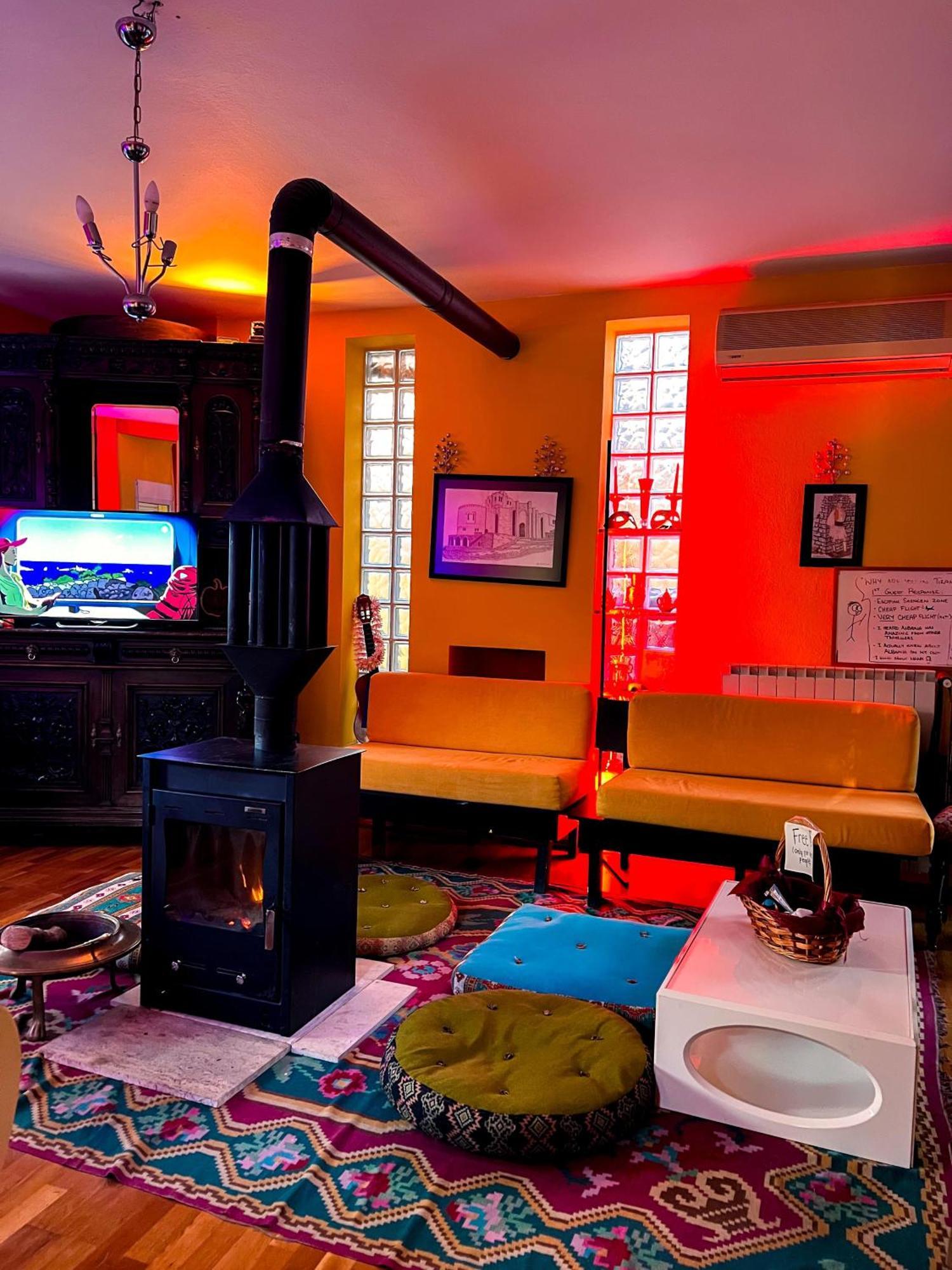 Blue Door Hostel Tirana Zewnętrze zdjęcie