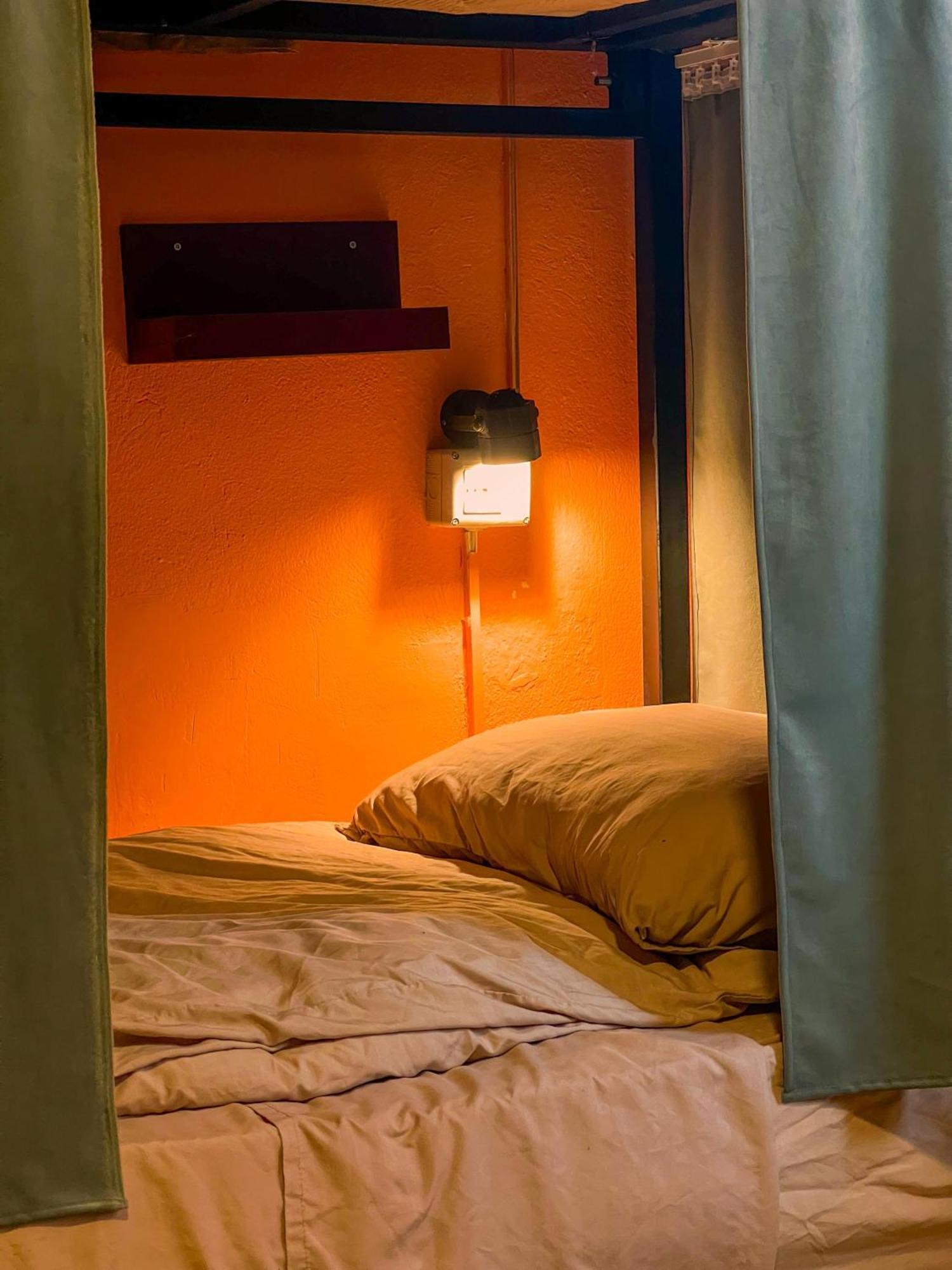 Blue Door Hostel Tirana Zewnętrze zdjęcie