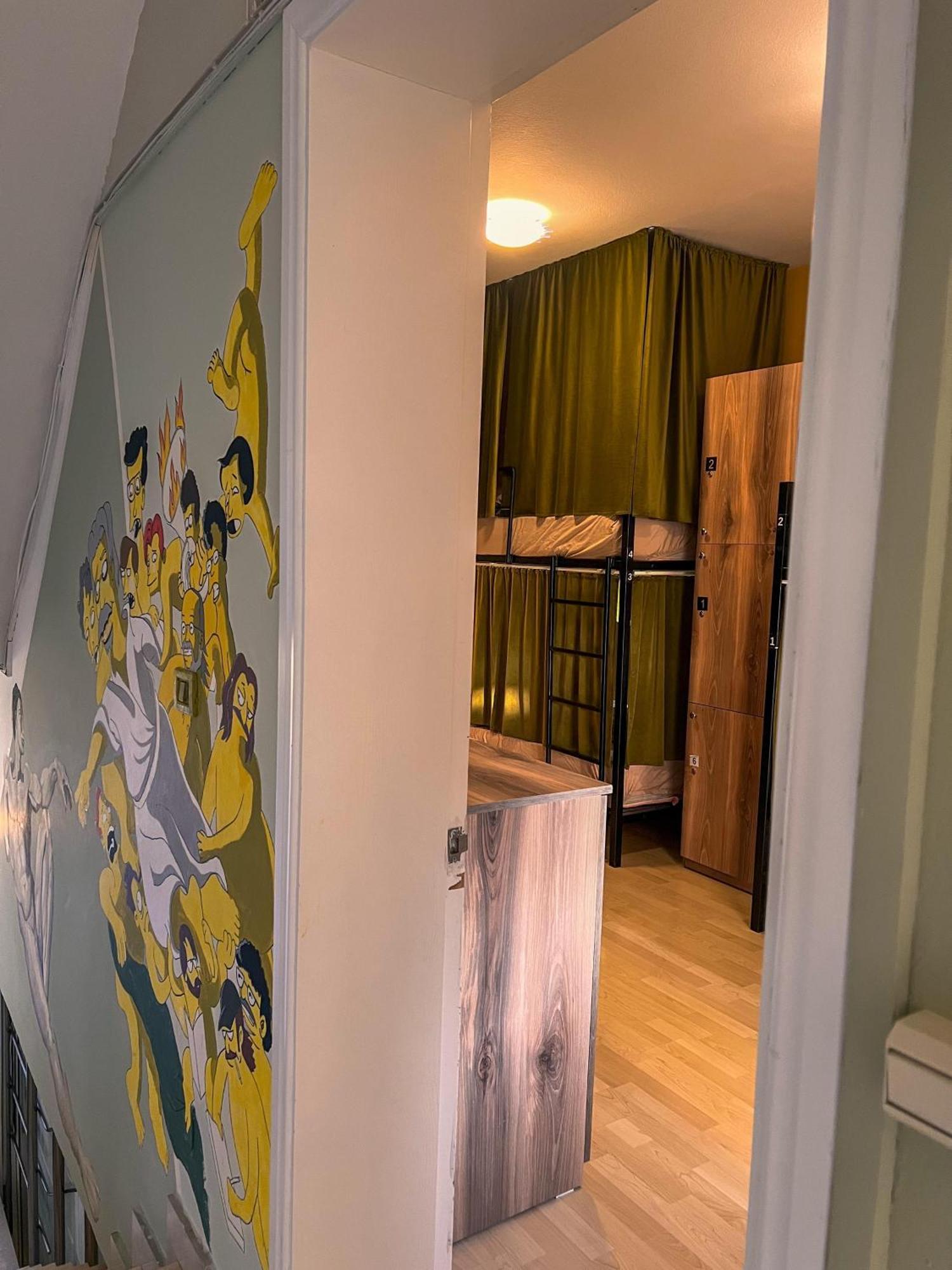 Blue Door Hostel Tirana Zewnętrze zdjęcie